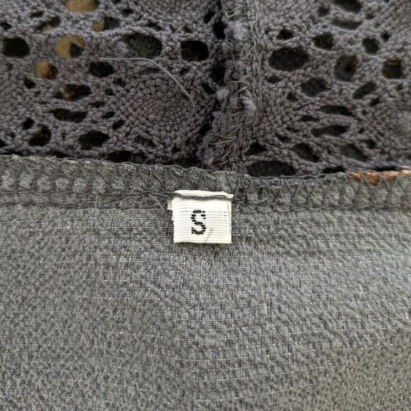 Women's Gray Cardigan Size S Floral Crochet Lace Open Front 3/4 Bell Sleeve - Picture 7 of 15